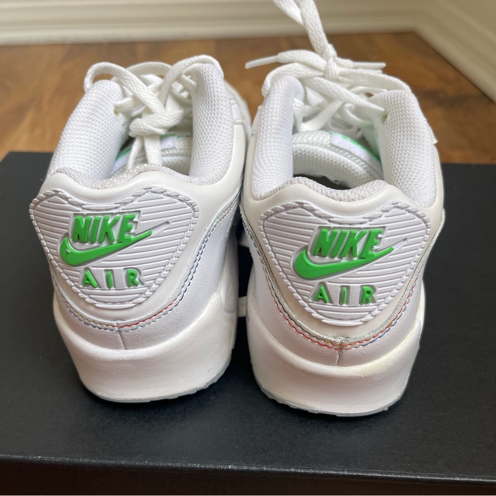 NWOB Air Max 90 ‘Swoosh Pack’ / White/Aluminum/Black/Light Green Spark / size 5Y - Picture 6 of 6